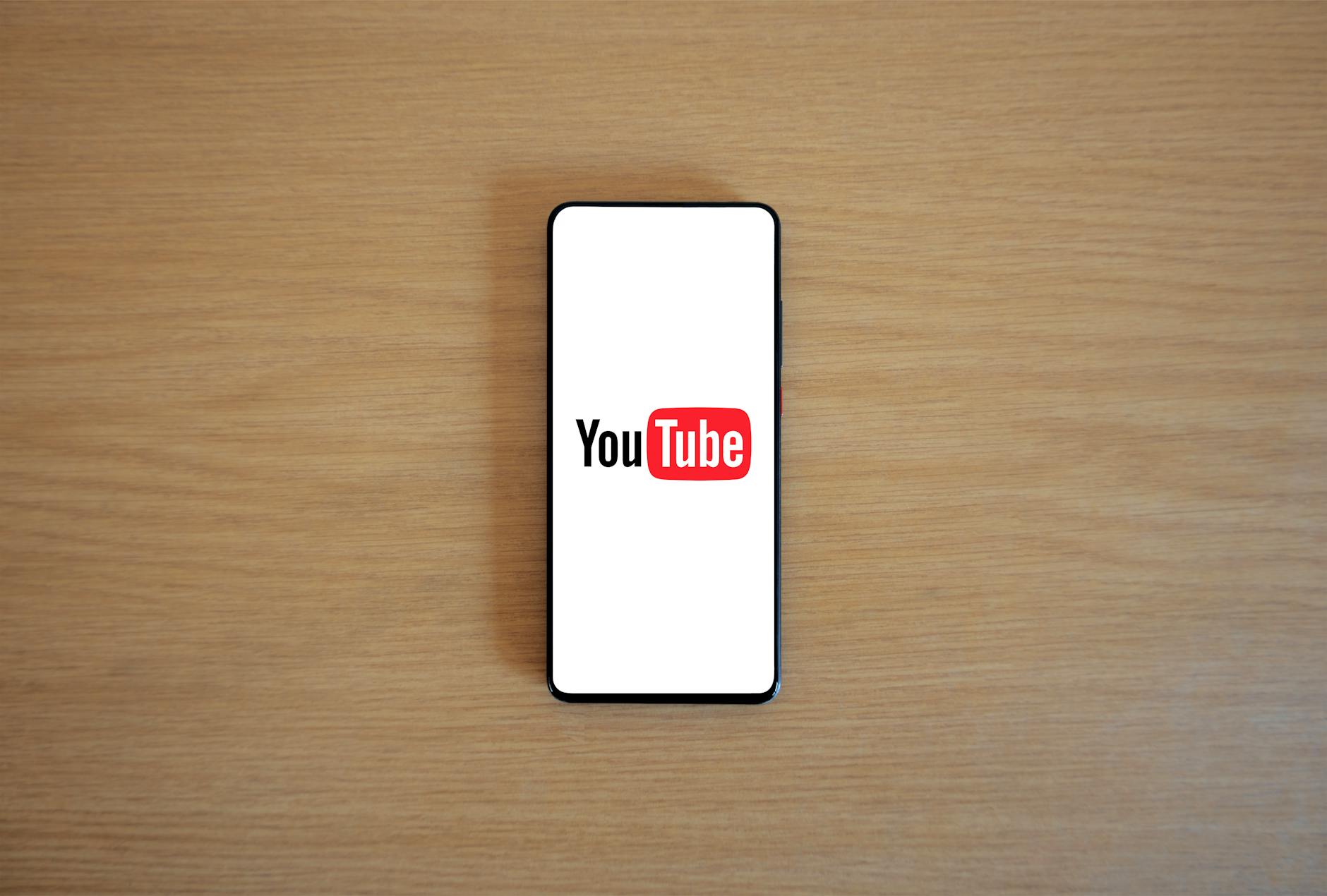 Hesabu wajiandikishaji wa YouTube kwa wakati halisi